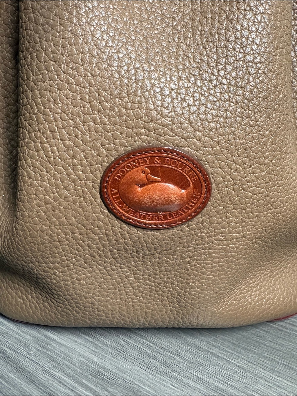 Vintage Dooney & Bourke AWL Surrey Bucket Bag British Tan Navy Red - Picture 2 of 10